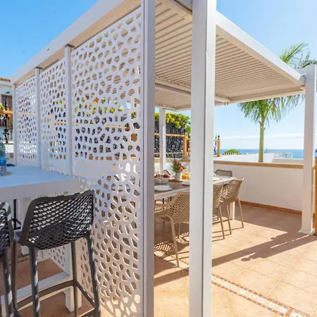 Luna Ii With Heated Pool Holiday home *