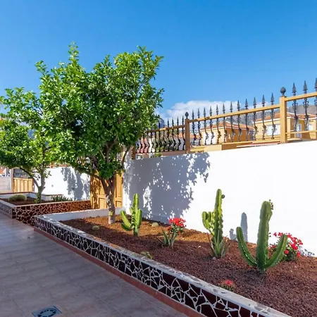 Luna Ii With Heated Pool Holiday home *