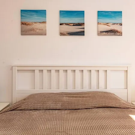 Luna Ii With Heated Pool Holiday home *