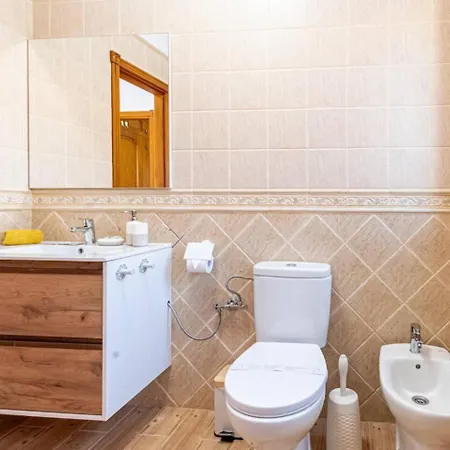Luna Ii With Heated Pool Holiday home *