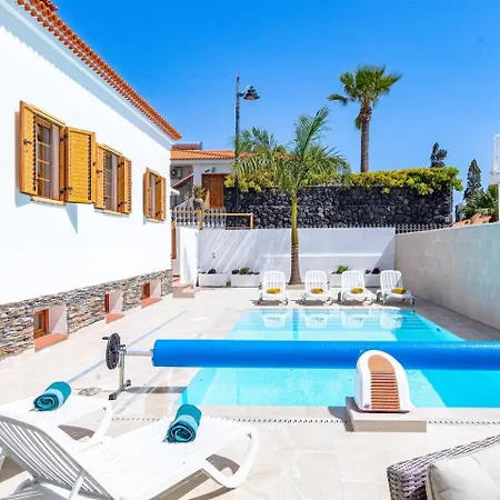 Holiday home Luna Ii With Heated Pool
