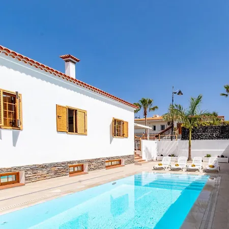 Holiday home Luna Ii With Heated Pool